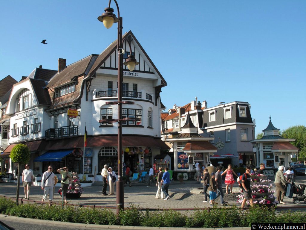 In het begin van de twintigste eeuw was De Haan een populaire badplaats voor de meer welgestelden. In het centrum van De Haan zijn nog veel villa's uit La Belle Epoque.